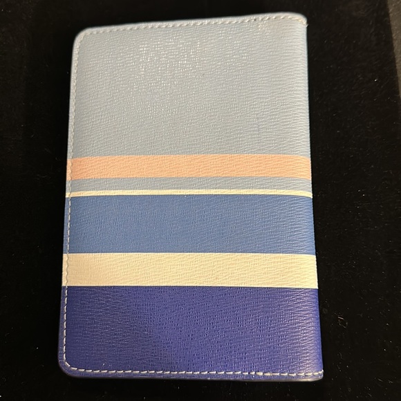 COPY - VGUC Kate Spade “Up Up and Away” Hot Air Balloon Passport Wallet - Picture 2 of 4